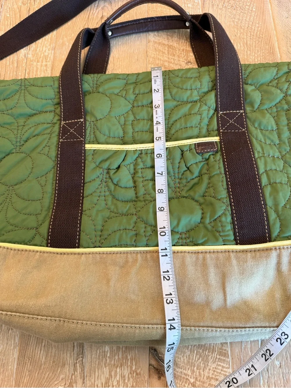 Fossil Quilted Green Messenger Bag with Tan Base Vintage EUC